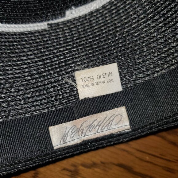 Women's Lord & Tayor Olefin Hat, Black White, cute bow, one size, Excellent Con! - Picture 6 of 6